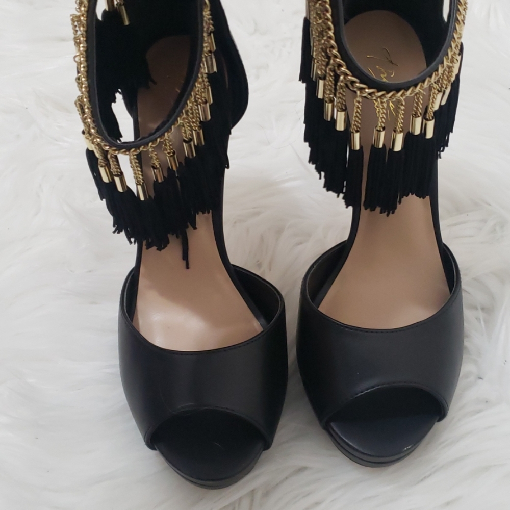Brand new Thalia Sodi shoes